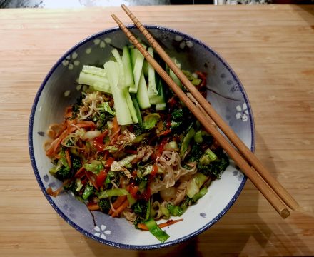 Schnelle Asia-Nudeln mit Gemüse